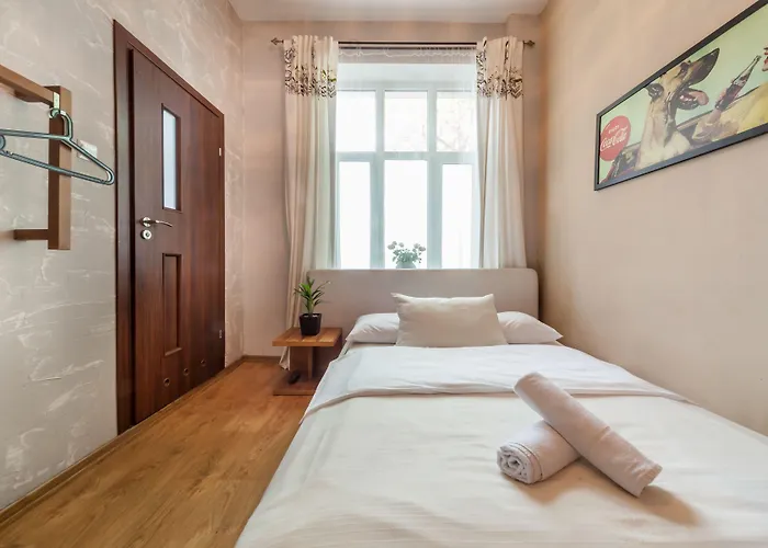 Central بيت شباب *