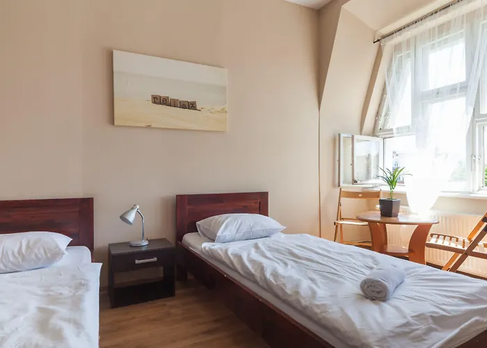 Central بيت شباب *